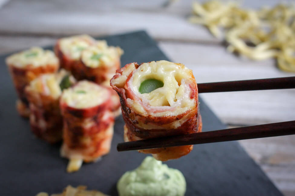 käsespätzle sushi bacon spätzlerolle mit grünem spargel schmelzzwiebeln bärlauch wasabi creme