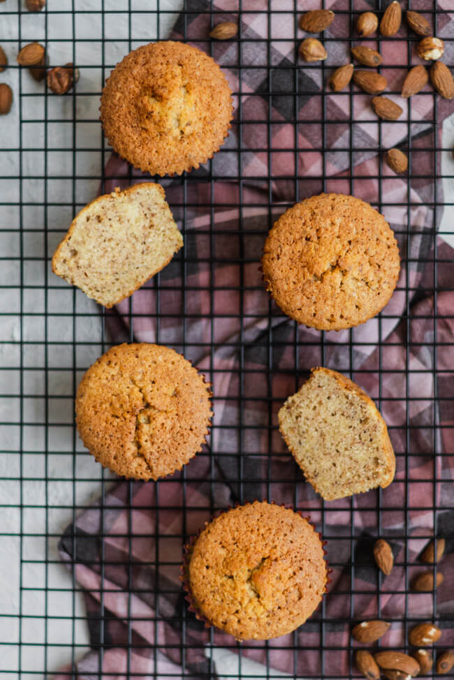 Einfache Nussmuffins mit Haselnüssen Mandeln und Grand Manier Orangenlikör Muffins einfach backen selbstgemacht saftig fluffig Backblog