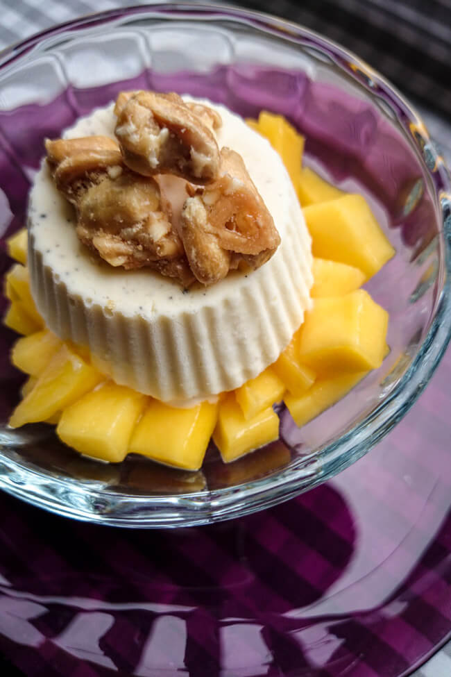 schnelles einfaches kokoseis mit mango und cashewkrokant