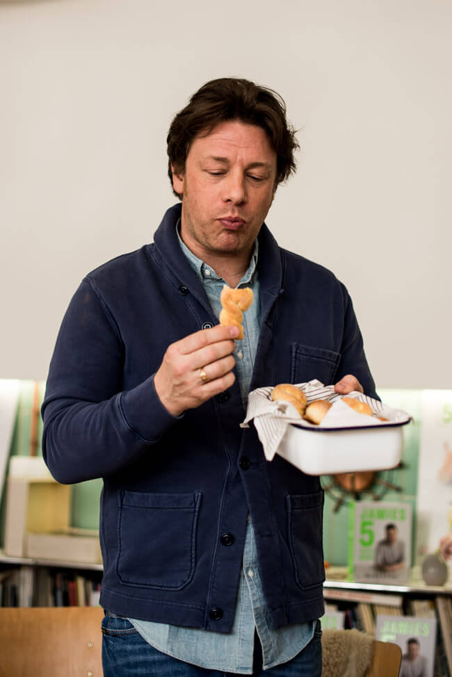 Jamie Oliver probiert Flachswickel