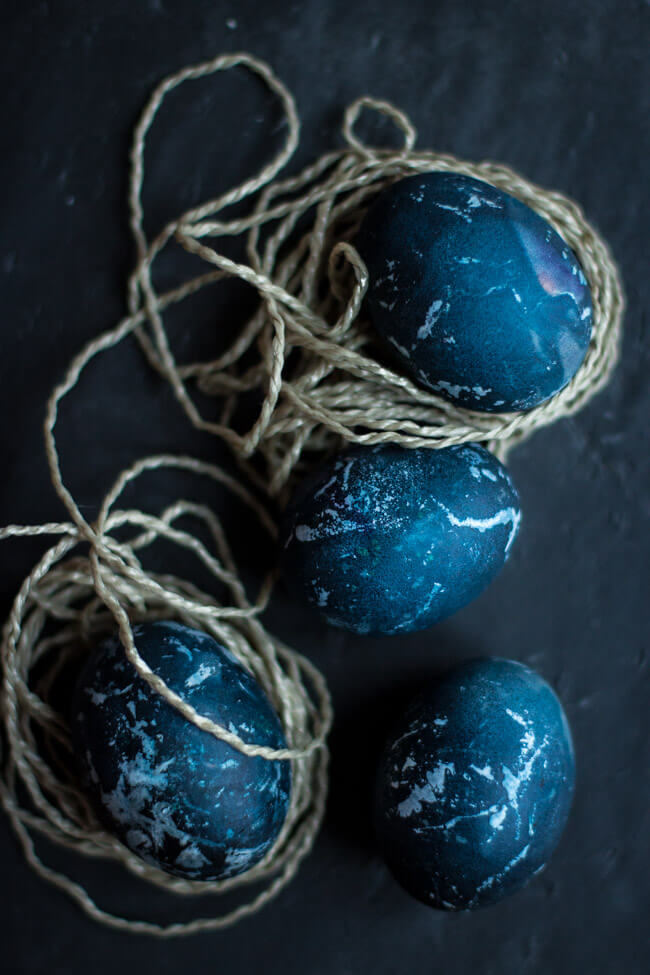 ostereier natürlich färben rotkohl blau essig natron bio ökologisch nachhaltig marmoriert