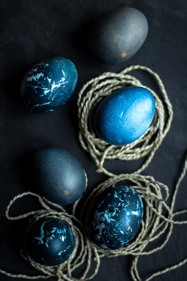 ostereier natürlich färben rotkohl blau essig natron bio ökologisch nachhaltig marmoriert