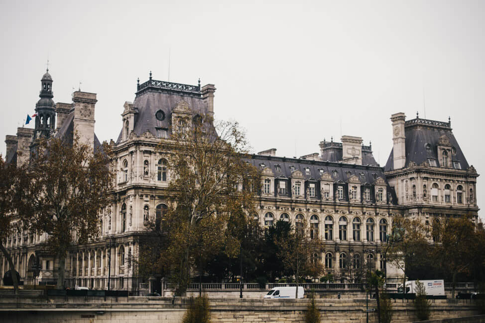 Paris historisches Gebäude Seine Bootsfahrt