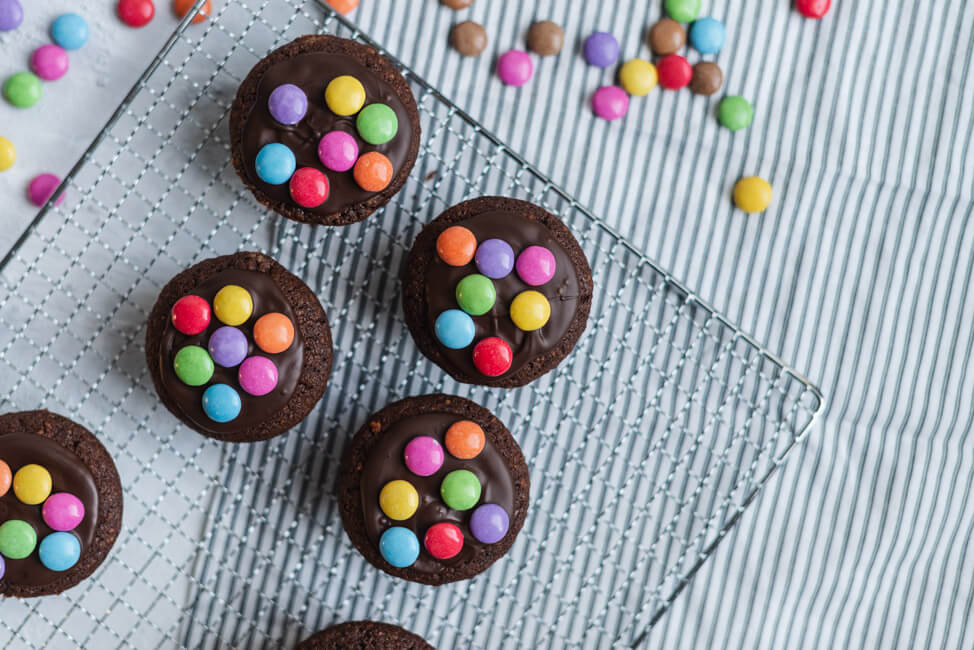 Schoko-Nuss-Muffins Schokolade Smarties Kindergeburtstag Schokolinsen Kuchen Geburtstag