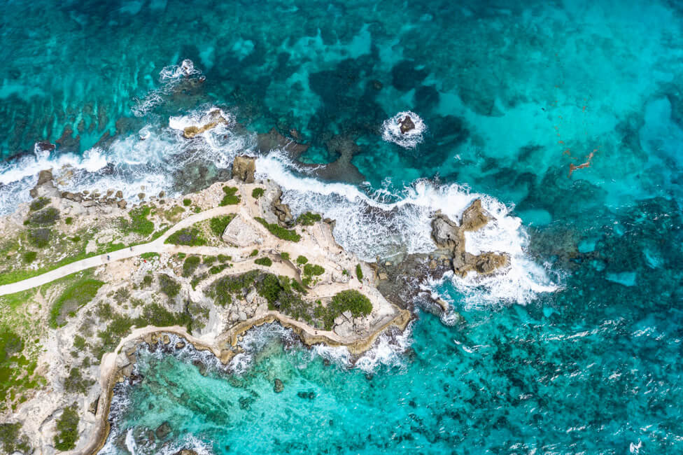 Mexiko Isla Mujeres Karibik Insel Punta Sur Meer türkisblau von oben Drohnenaufnahme Drohne Landschaftsfotografie Küste