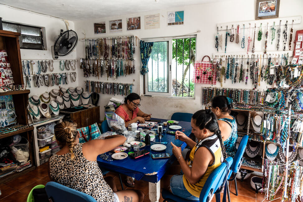 Mexiko Isla Mujeres Karibik Insel Womens Beading Cooperative Perlenschmuck Kooperative