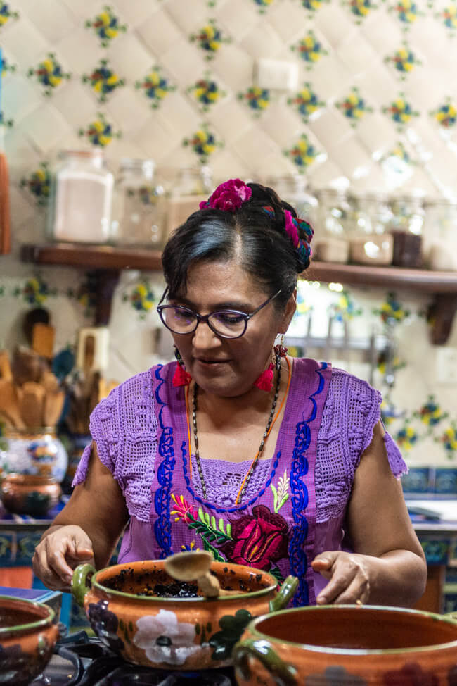 Oaxaca de Juaréz Mexiko Alma de mi Tierra Kochkurs cooking class Nora Mole Negro