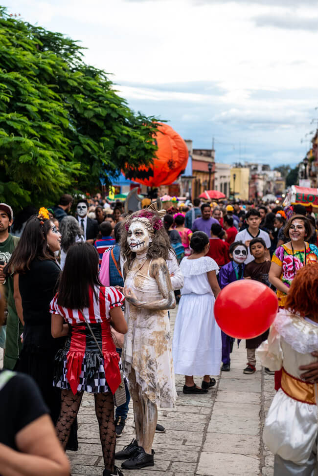 Oaxaca de Juaréz Mexiko Parade zum Dia de los Muertos Tag der Toten Umzug