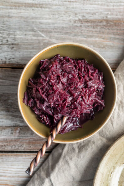 Fränkischer Sauerbraten mit Blaukraut und Kloß - foodundco.de