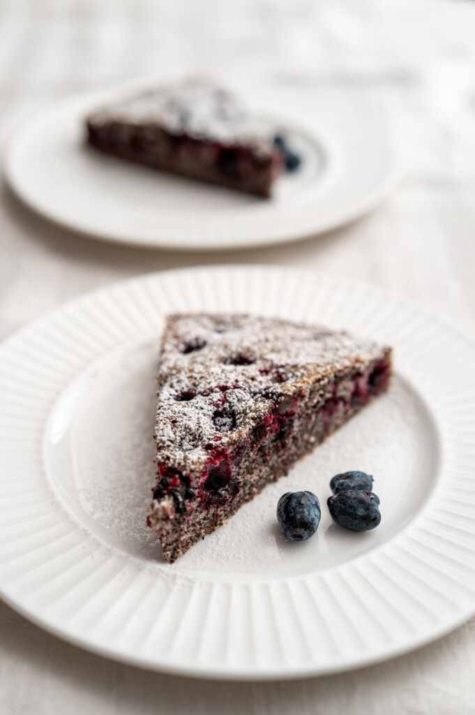 Mohnkuchen mit Haskap-Beeren